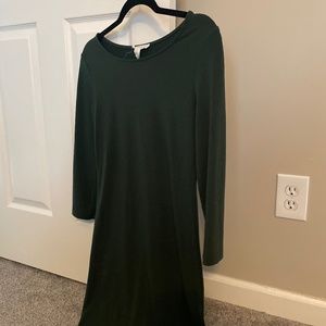 Green long sleeve dress